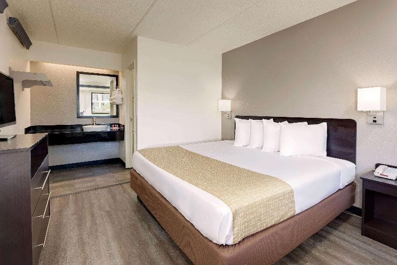 Travelodge by Wyndham College Park 5