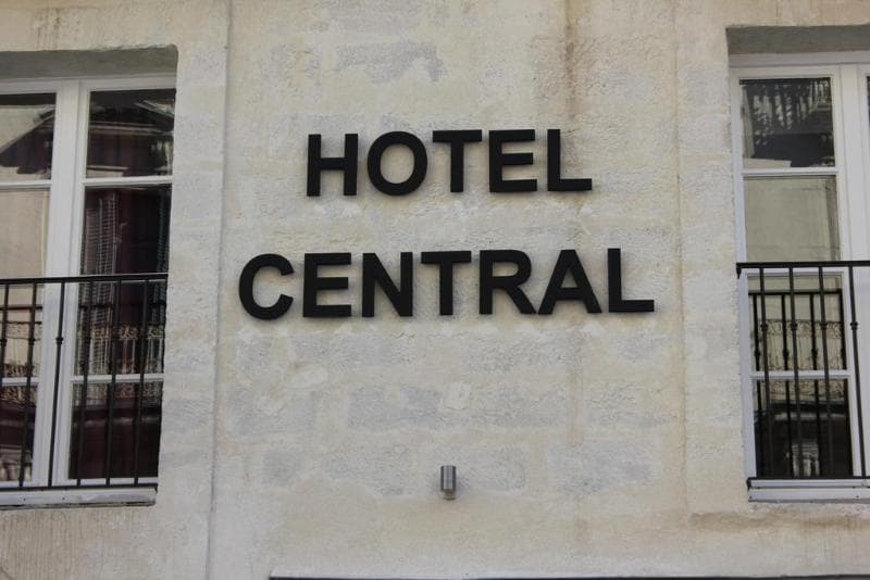 Central photo 1