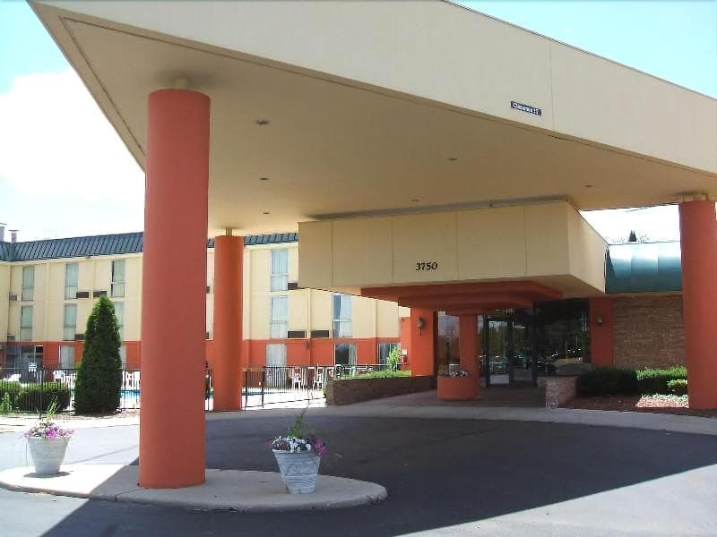 A Victory Inn And Suites 3