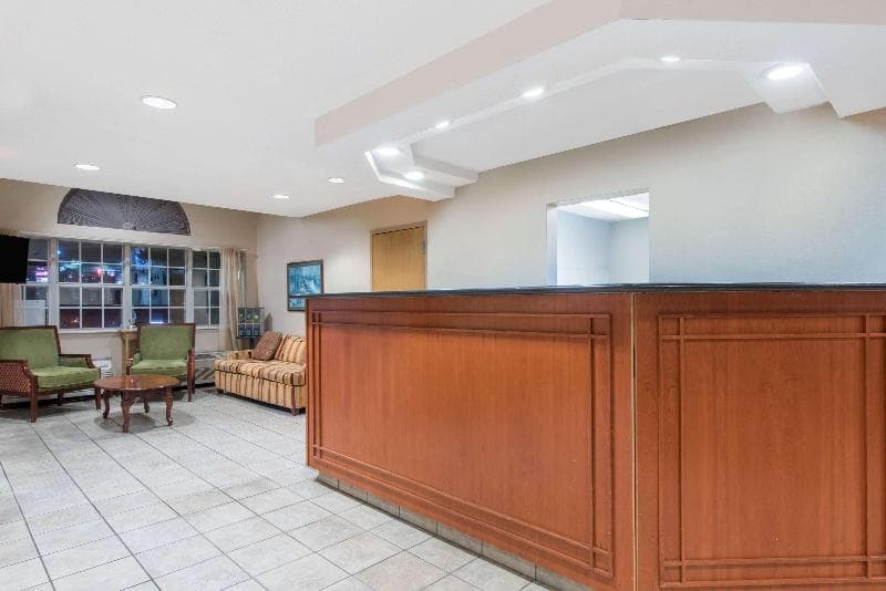 Knights Inn - Allentown 5