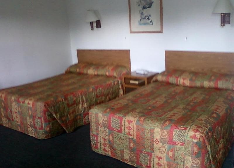 Countryside Inn Motel 4