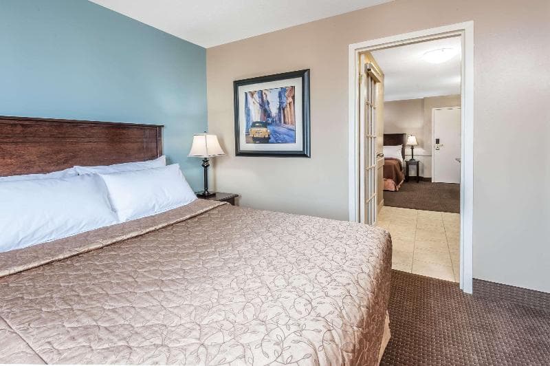 Super 8 By Wyndham Edmonton South photo 1
