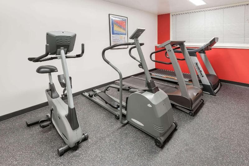 Ramada By Wyndham Sherwood Park 4