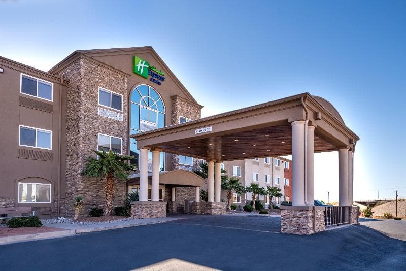 Holiday Inn Express Alamogordo 2