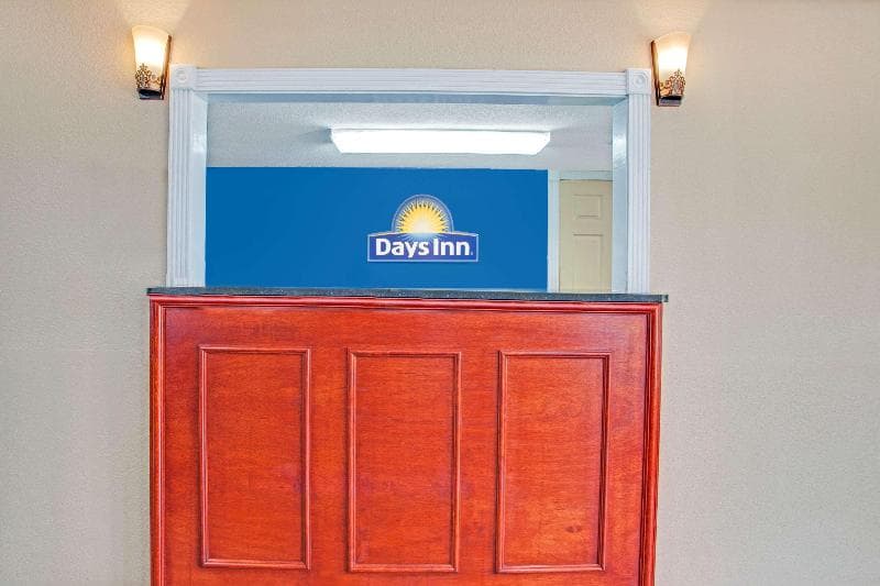Days Inn by Wyndham Canton 4