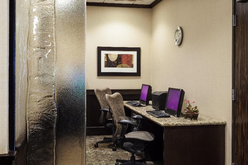 Crowne Plaza Anchorage Midtown 5