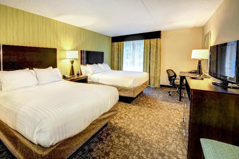 Holiday Inn Express Neptune 5