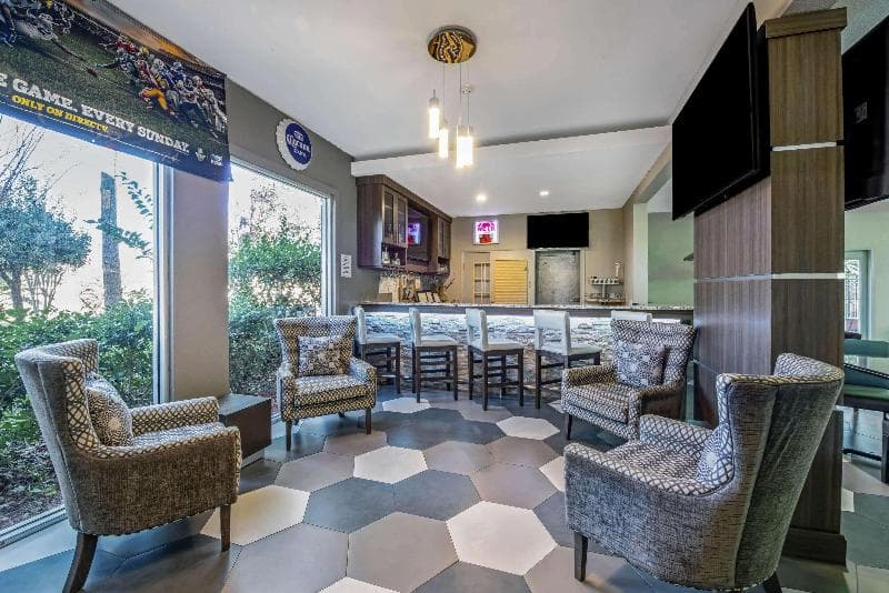 La Quinta Inn & Suites by Wyndham Kingwood 2