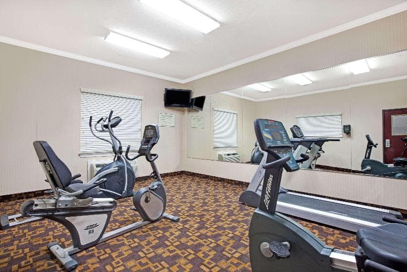 Super 8 By Wyndham Iah West/Greenspoint 2