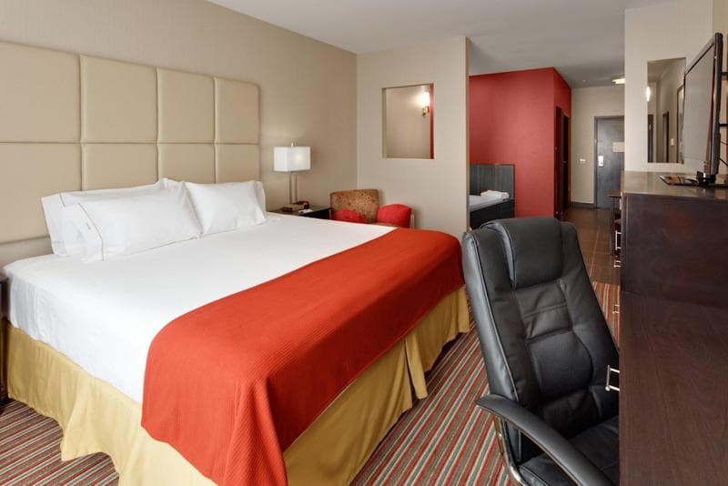 Holiday Inn Express & Suites York Ne - Market Street photo 1