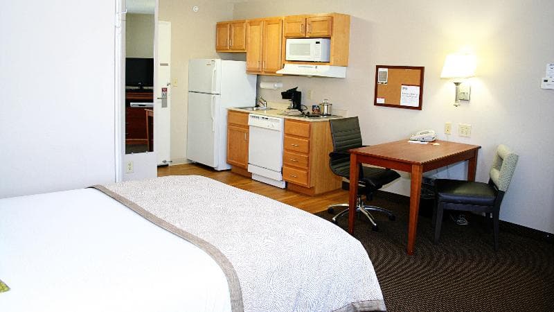 Candlewood Suites Harrisonburg 3
