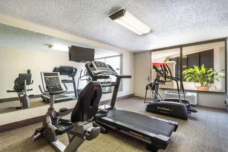 Ramada by Wyndham Houma 3