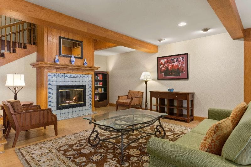 Country Inn & Suites By Radisson, Holland, Mi 5