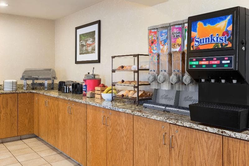 Country Inn & Suites By Radisson, Holland, Mi 3