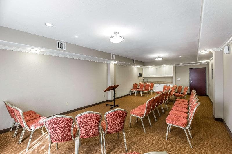 Sleep Inn & Suites Intercontinental Airport East 4