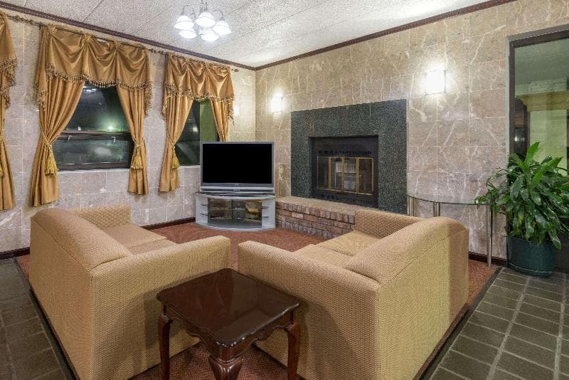 Days Inn by Wyndham Hagerstown photo 1