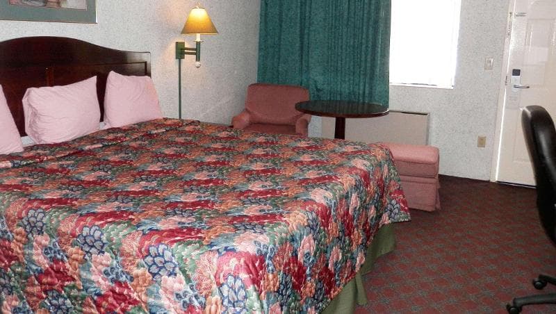 Magnuson Hotel Fowlerville 5