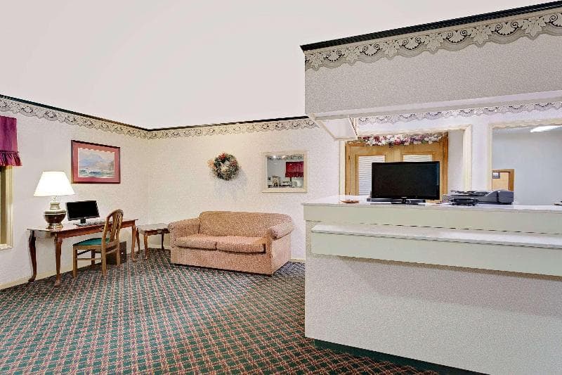 Super 8 By Wyndham Hillsville 5