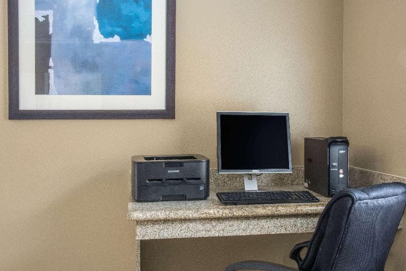 Days Inn By Wyndham Humble/Houston Intercontinental Airport 2