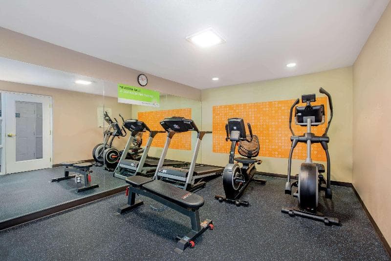 La Quinta Inn & Suites by Wyndham Hesperia Victorville 2