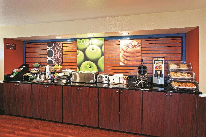 La Quinta Inn & Suites by Wyndham Hesperia Victorville 3