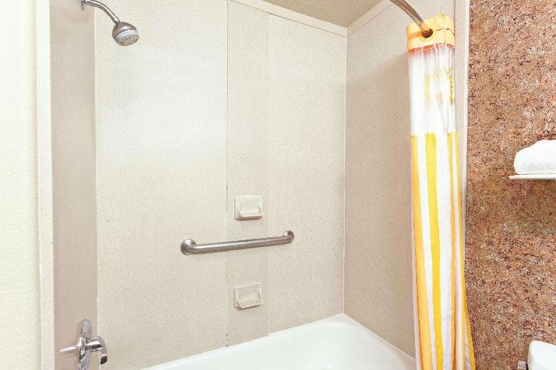La Quinta Inn & Suites by Wyndham Hesperia Victorville 4