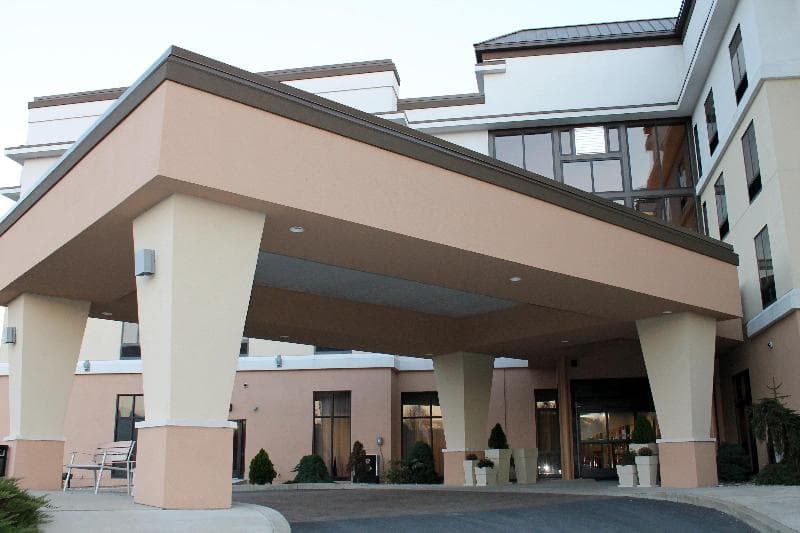 Holiday Inn Express Hotel & Suites Harrisburg West 4