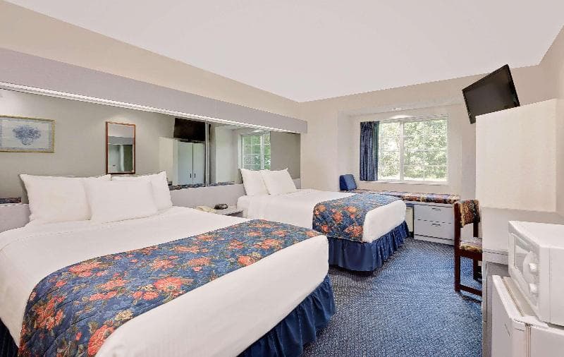 Microtel Inn & Suites by Wyndham Hagerstown 2