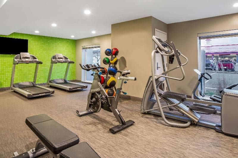 La Quinta Inn Hartford Bradley Airport 2