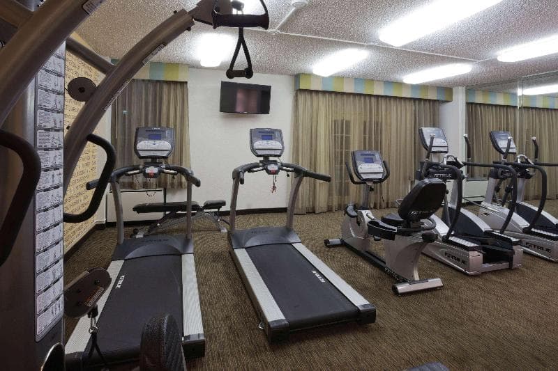 La Quinta Inn & Suites by Wyndham Houston Stafford Sugarland 2