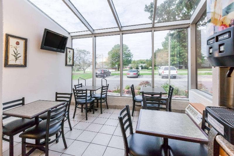 Days Inn by Wyndham Holland 3