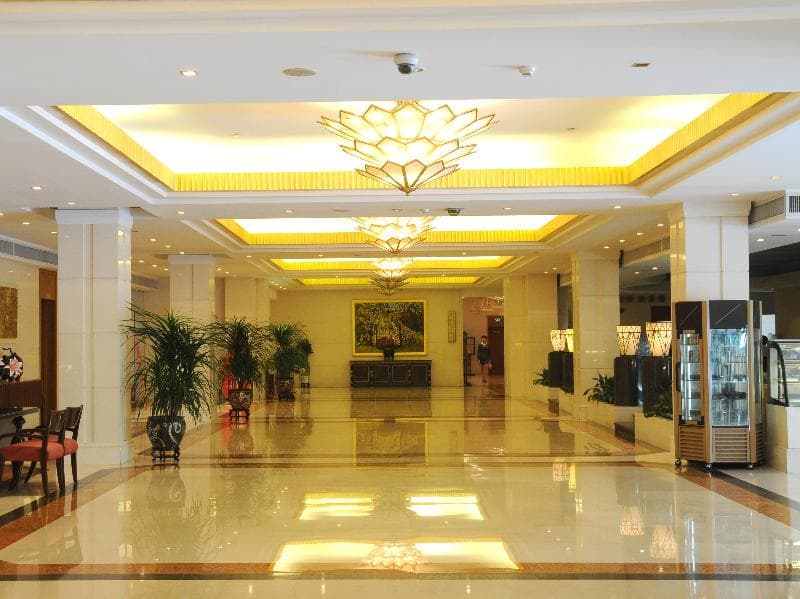 Golden Sea View Hotel Haikou 3