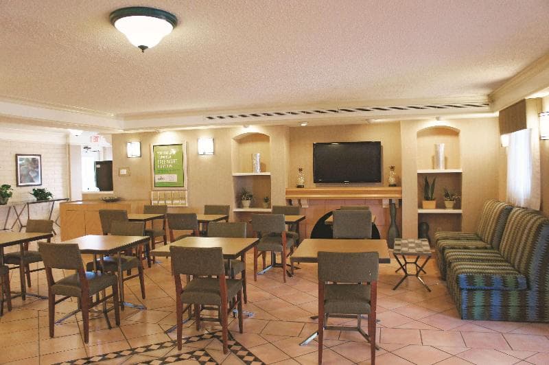 Baymont By Wyndham Houston La Porte photo 1
