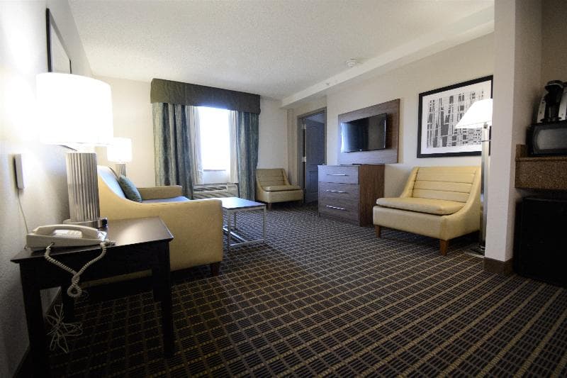 Holiday Inn Hazlet 3
