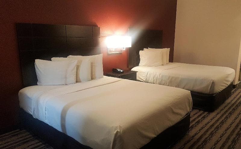 Red Roof Inn & Suites Houston - Humble/Iah Airport 4