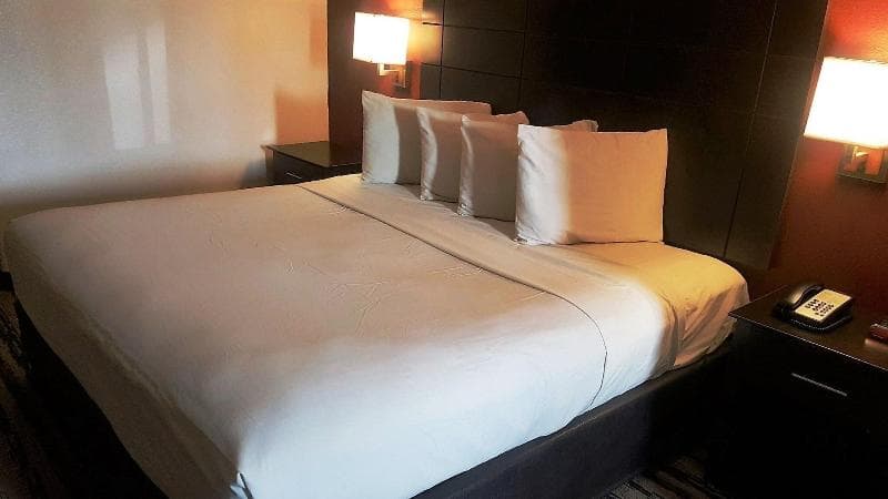 Red Roof Inn & Suites Houston - Humble/Iah Airport 2