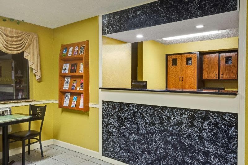 Days Inn by Wyndham Torrington 5