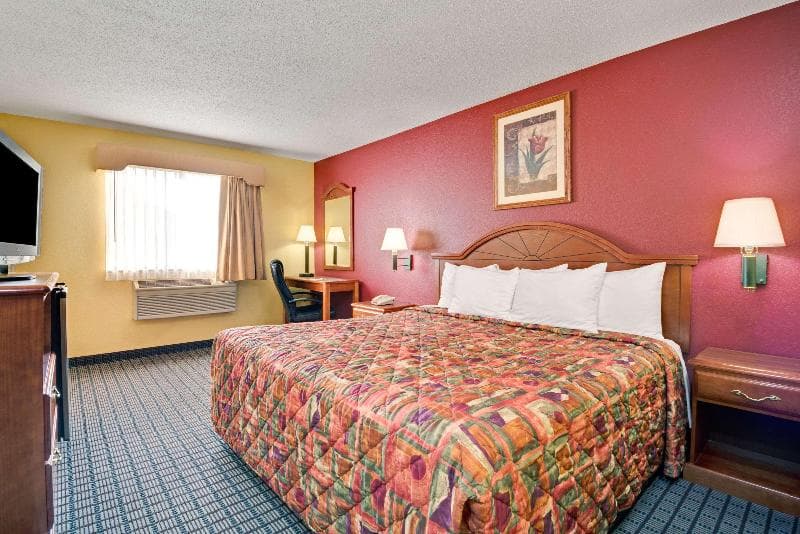 Days Inn by Wyndham Torrington 3