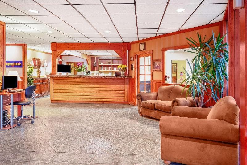 Howard Johnson by Wyndham Helena 5