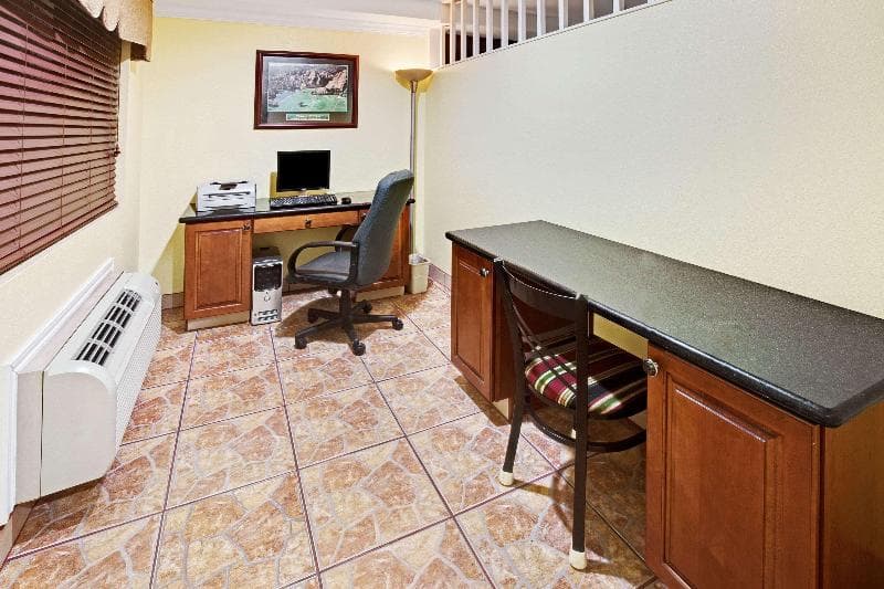 Days Inn By Wyndham Baytown Garth Road I10 East photo 1