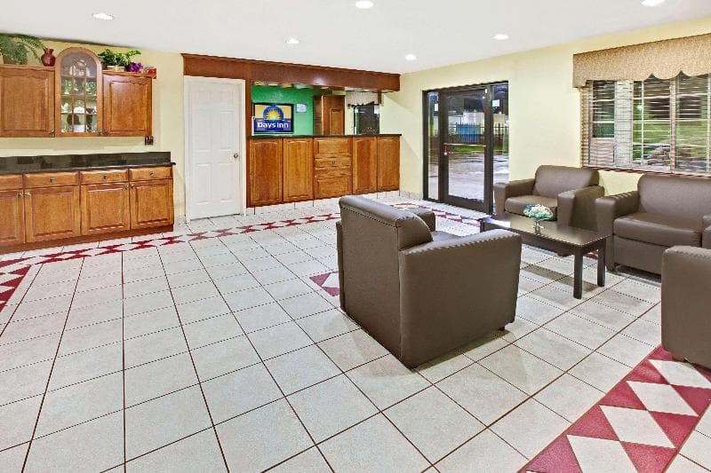 Days Inn By Wyndham Baytown Garth Road I10 East 4