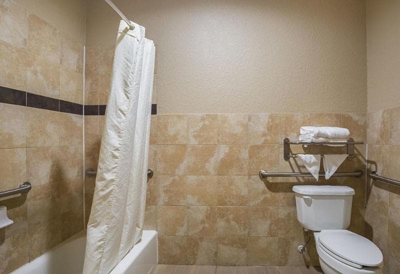 Scottish Inn & Suites Baytown 5