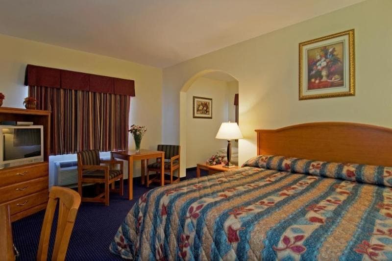 Americas Best Value Inn & Suites Bush Intl Airport photo 1