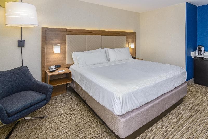 Holiday Inn Express Southington 4