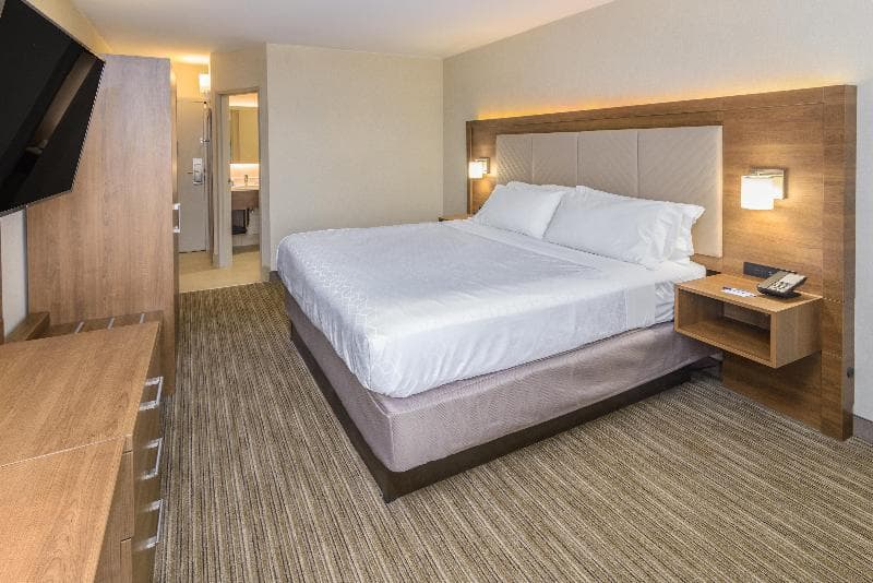 Holiday Inn Express Southington 5