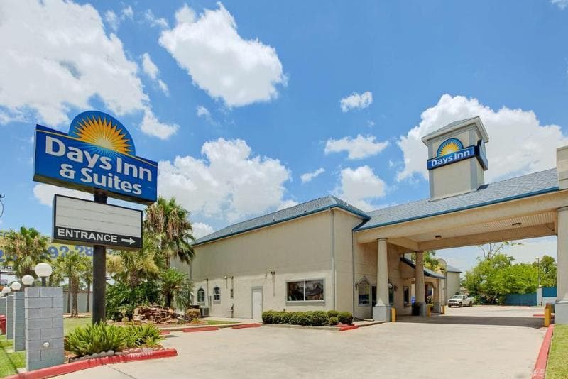 Sapphire Inn & Suites main