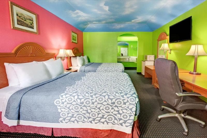 Sapphire Inn & Suites 5