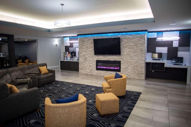 La Quinta Inn and Suites Houston Normandy 3