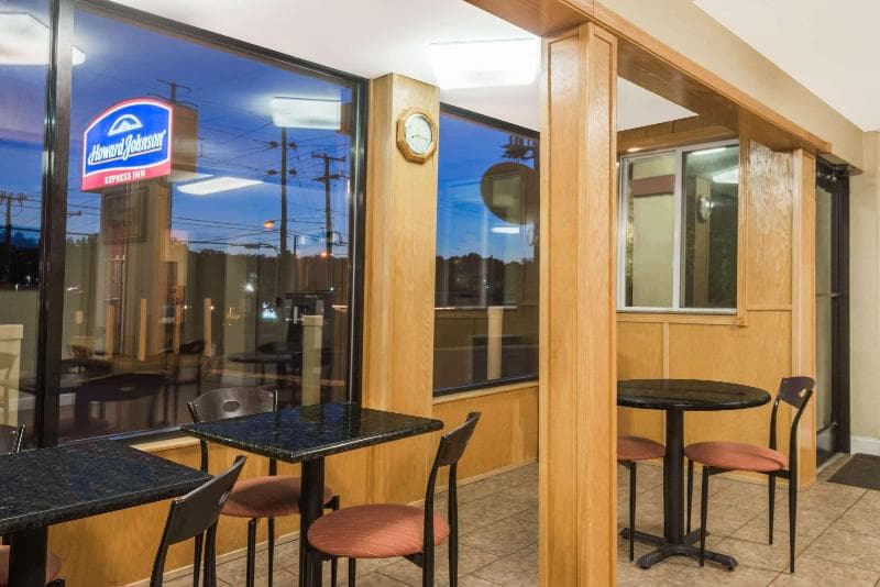 Howard Johnson By Wyndham Rocky Hill 5