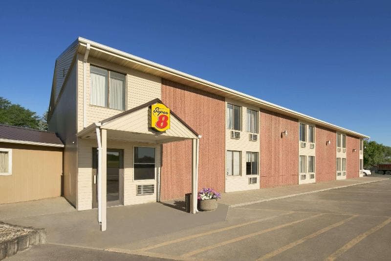 Super 8 By Wyndham Redfield 5